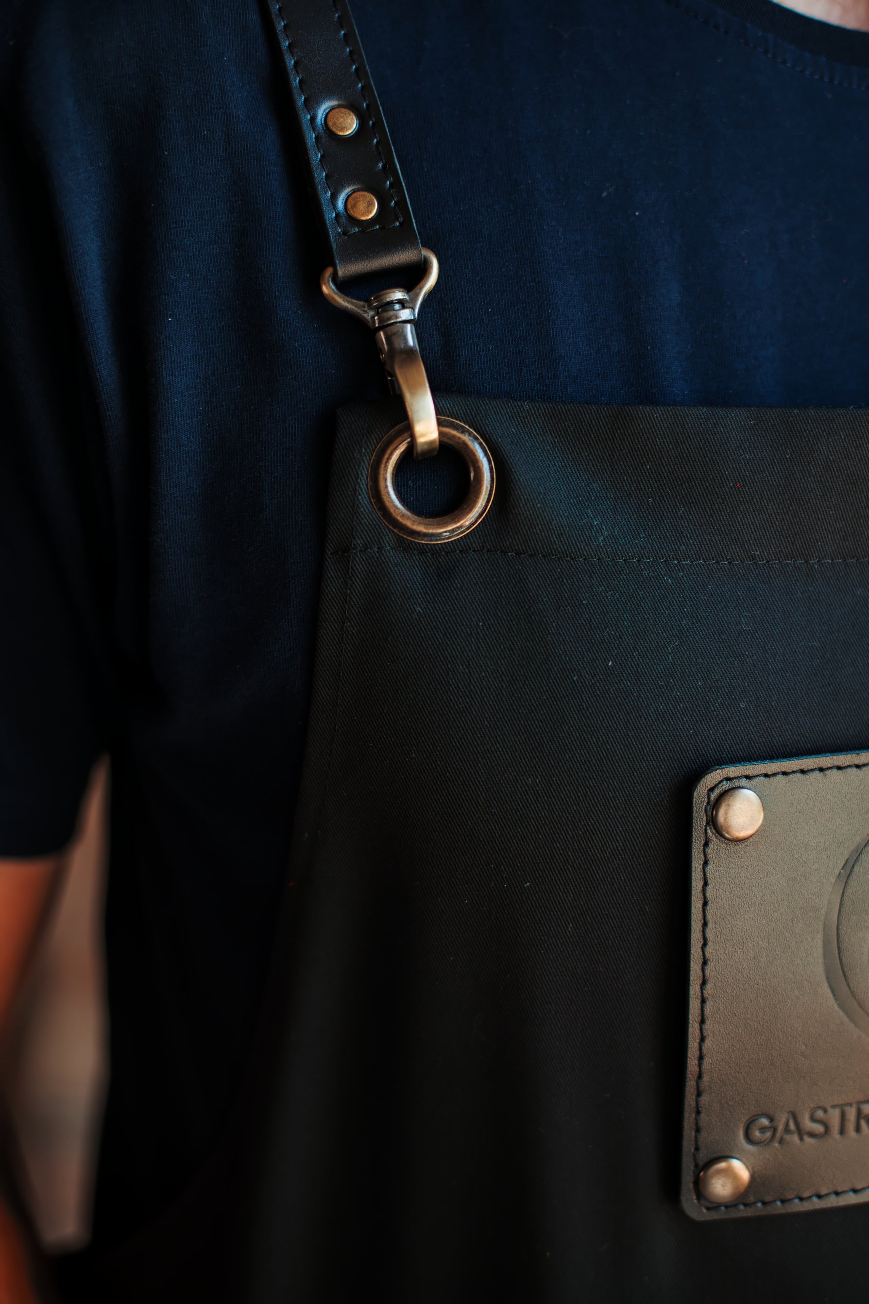 Indoor Linen Apron with Leather Stripes